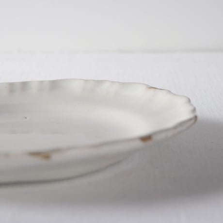 南仏白釉の然りげ無く綺麗な花リムプレート SOUTHERN FRANCE／PLATE SF107