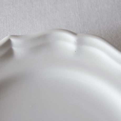 ジアン／ぽてっとやわらかい花リムプレート GIEN／PLATE G31