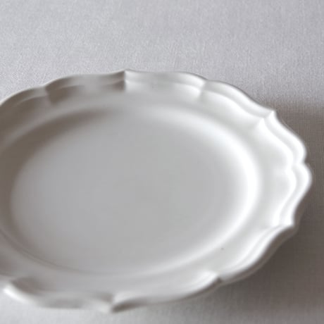 ジアン／ぽてっとやわらかい花リムプレート GIEN／PLATE G31