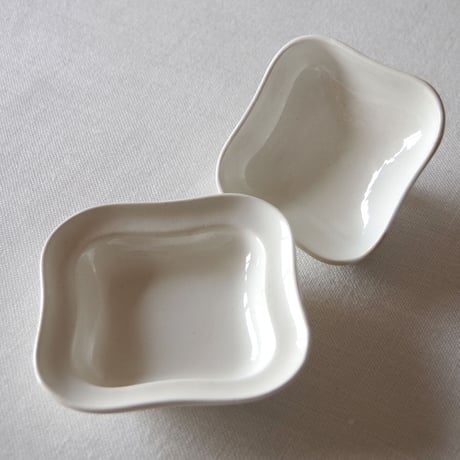ウエッジウッド／スクエア型のままごと深皿とドームのセット WEDGWOOD／DINETTE  WEDG20