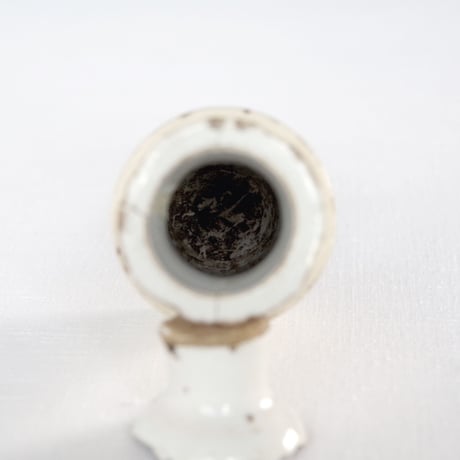 フランスの淡いエクリュの朽ちた薬瓶？／FRANCE／BOTTLE F332