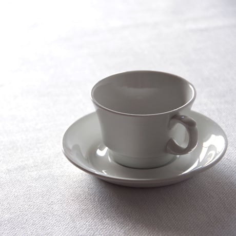 アラビア／エレガントなデミカップ＆ソーサー ARABIA／CUP & SAUCER A34