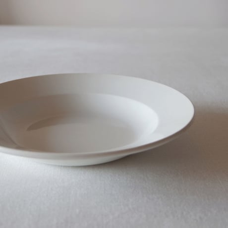 クレイユ エ モントロー／深さのある美しいプレート CREIL ET MONTEREAU／PLATE C215