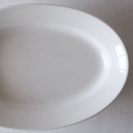 フランスの使い込まれた素朴な厚いオーバルプレート FRANCE／OVAL PLATE F167