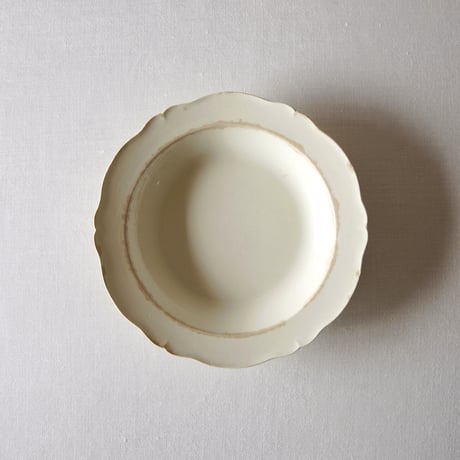 クレイユ／素朴に枯れた深さのある花リムプレート CREIL／PLATE CR45