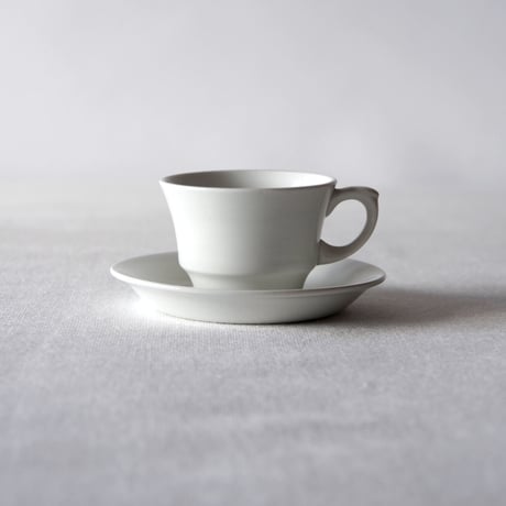 アラビア／エレガントなデミカップ＆ソーサー ARABIA／CUP & SAUCER A33