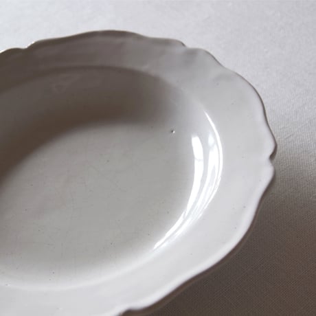 南仏白釉の飾らない素朴な深さのある花リムプレート SOUTHERN FRANCE／PLATE  SF76