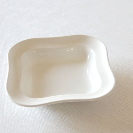 ウエッジウッド／繊細で美しいディネットスクエア型の深皿 WEDGWOOD／DINETTE PLATE  WEDG72