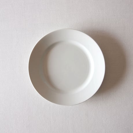 ペクソンヌ／とろんとした釉調の繊細なプレート PEXONNE／PLATE P21