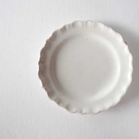 南仏白釉の然りげ無く綺麗な花リムプレート SOUTHERN FRANCE／PLATE SF107