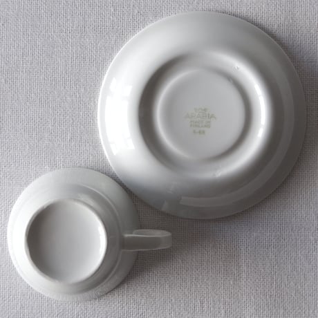 アラビア／エレガントなデミカップ＆ソーサー ARABIA／CUP & SAUCER A34