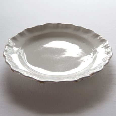 南仏白釉の然りげ無く綺麗な花リムプレート SOUTHERN FRANCE／PLATE SF107