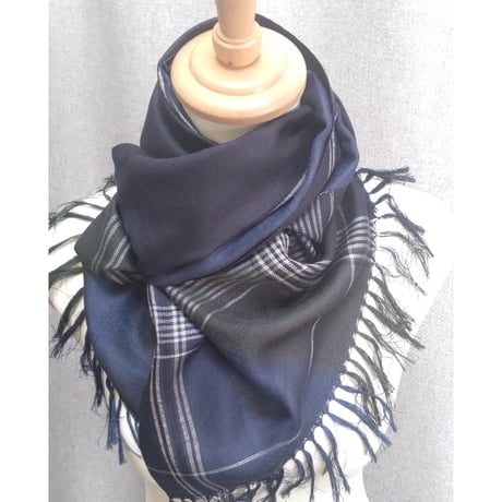 シルクチェックストール　紺ブルー　　　　　　　　　【No．3703-5421】
