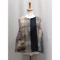 ファスナーベスト　黒ベージュ　　　　　　　　　　　【No．3704-5474】