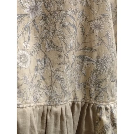 ギャザーワンピース　ベージュ小花　　　　　　　　　【No．3607-5241】