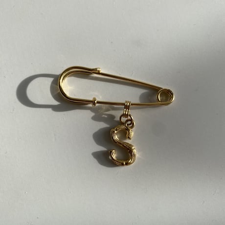 Initial pin brooch (R・S・T)