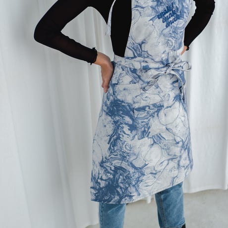 enak!marble apron / Blue