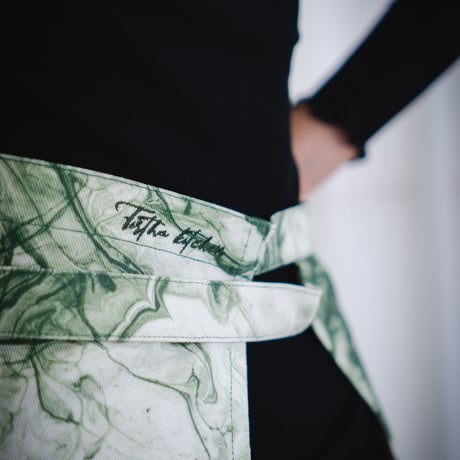enak!marble apron / Green
