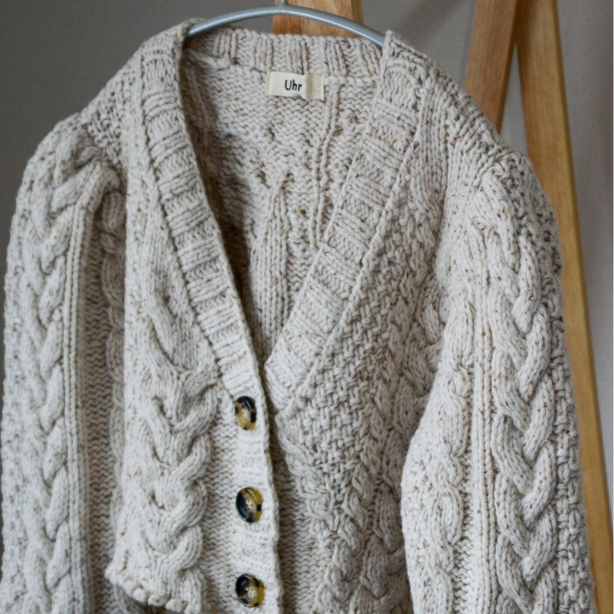 Uhr] Cable Short Cardigan / Off White, Charcoa