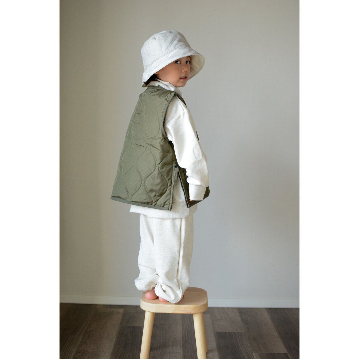 TAION] KIDS MILITARY ZIP V NEXK DOWN VEST / D....