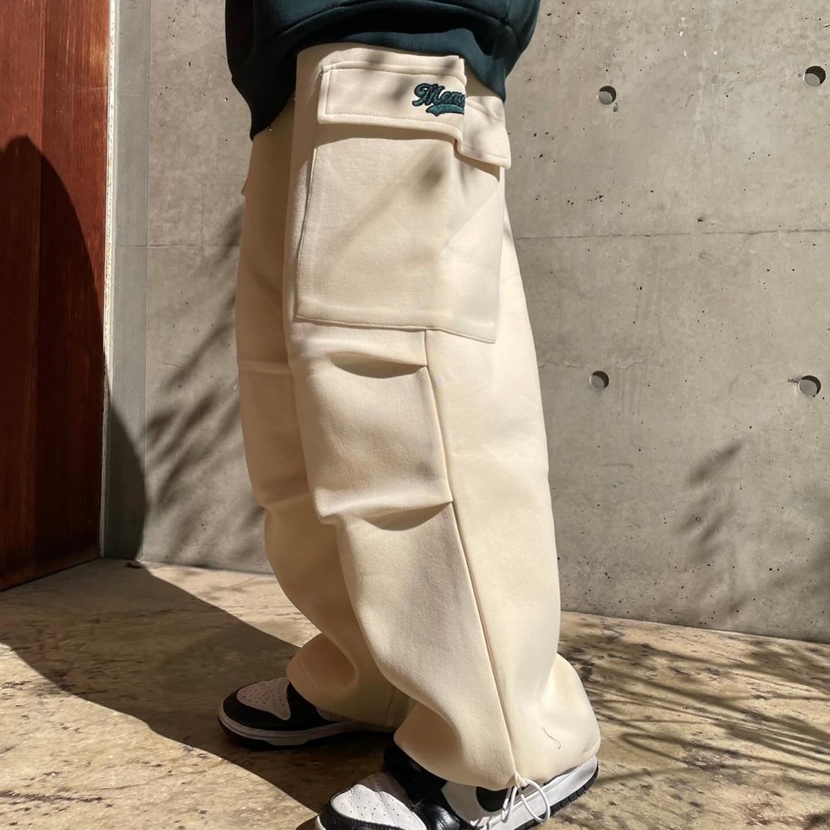 memory ヘビーウェイトばぶカレッジロゴスウェットカーゴパンツ memory ヘビーウェイトばぶカレッジロゴスウェットカーゴパンツ