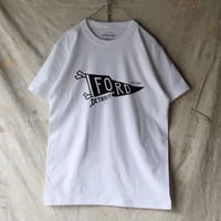 FLAG Tシャツ / ホワイト（プリント：黒）