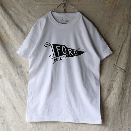 FLAG Tシャツ / ホワイト（プリント：黒）