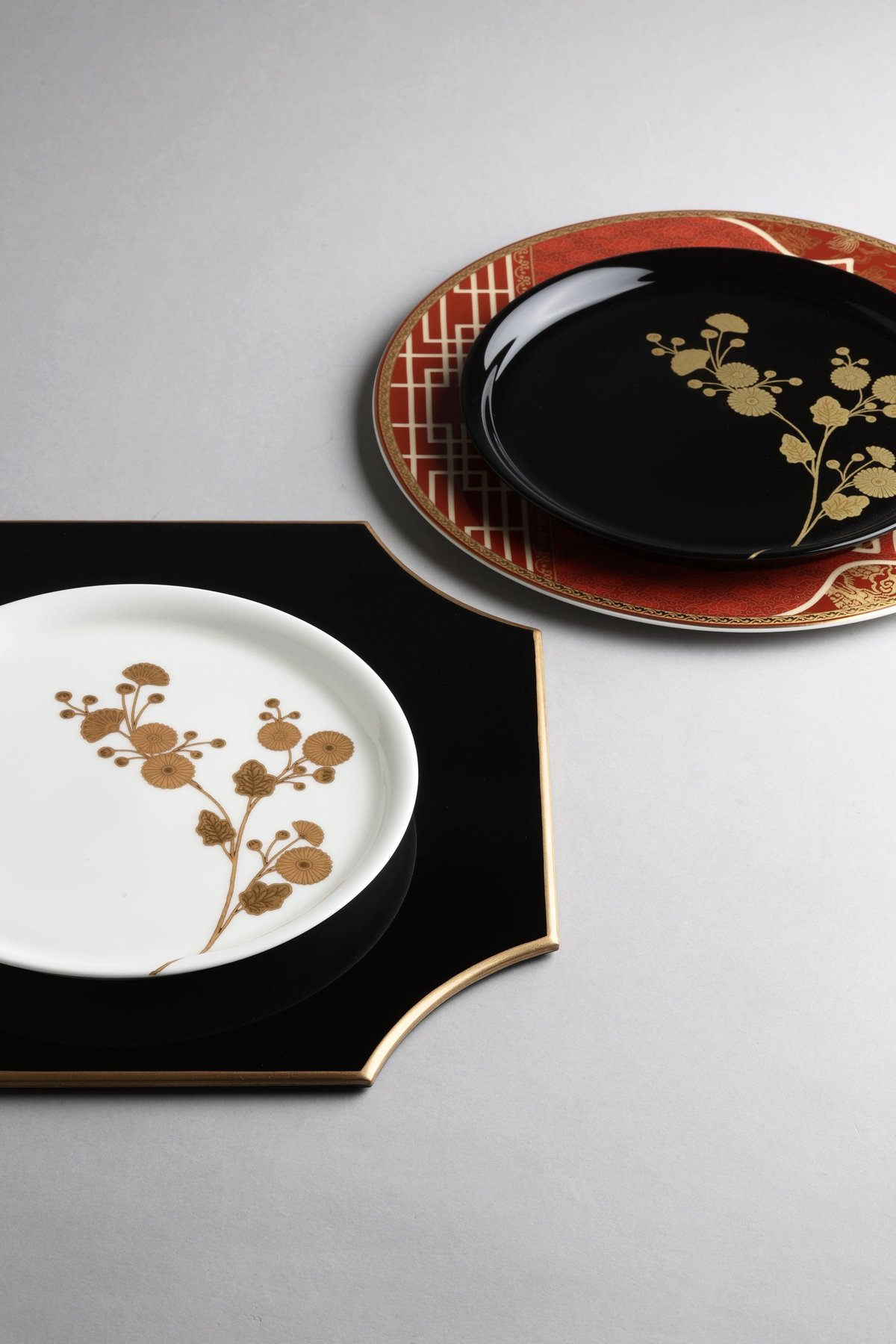 ♦︎最終価格♦︎ mushimeganebooks. デザートプレート 2点セット 菊柄デザートプレート20㎝ 白 | La vie au Japon collection