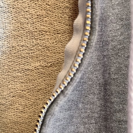 GOOD ON ZIP HOODIE