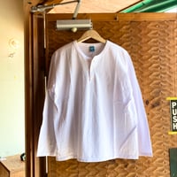 GOOD ON L/S HENLEY NECK TEE