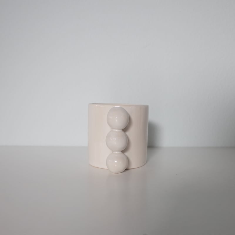 AYA COURVOISIER /PERLE MUG 3 | ANORM