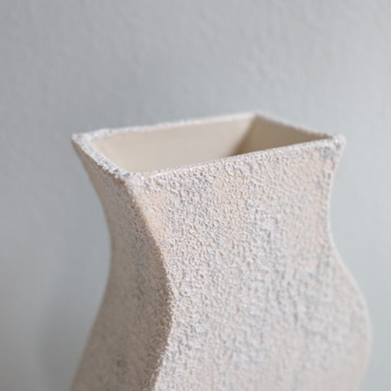 AYA COURVOISIER / FLOWER VASE / FORME MOON | ANORM