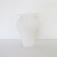 AYA COURVOISIER / FLOWER VASE / DESSIN WHITE