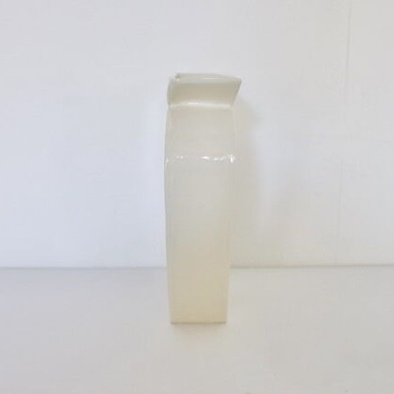 AYA COURVOISIER / FLOWER VASE / DESSIN CLASSIQU