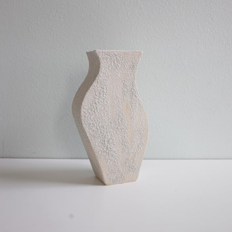AYA COURVOISIER / FLOWER VASE / FORME MOON | ANORM