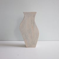 AYA COURVOISIER / FLOWER VASE / FORME MOON
