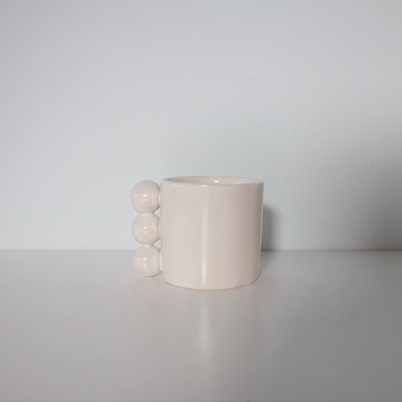 AYA COURVOISIER /PERLE MUG 3 | ANORM
