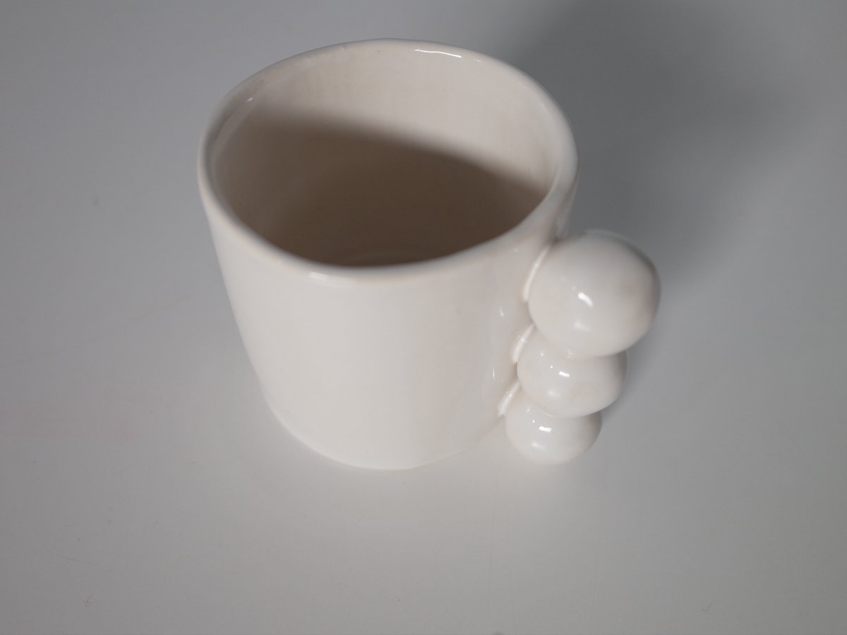 AYA COURVOISIER /PERLE MUG 3 | ANORM