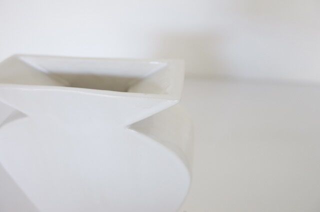 Aya Courvoisie フラワーベース 花器 楽天市場】花瓶 AYA フラワー