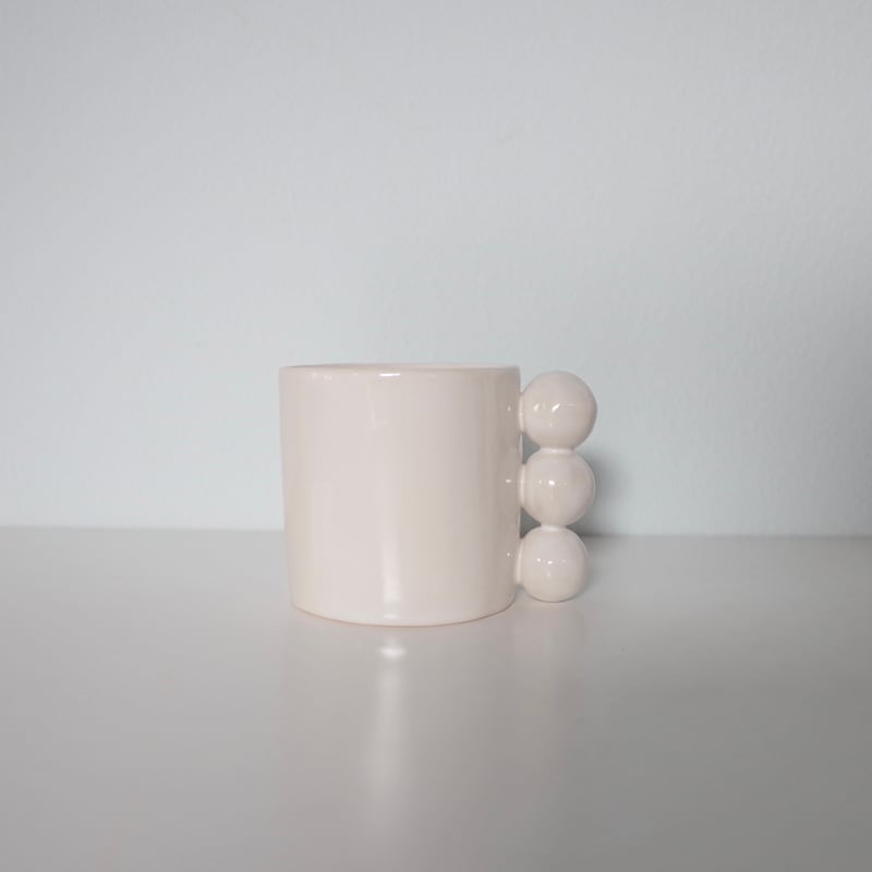 AYA COURVOISIER /PERLE MUG 3 | ANORM