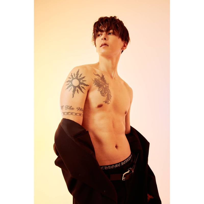 高橋なお　ページ 高橋直気1st photobook〜解放〜（通常ver） | PHOTOBOOK BASE
