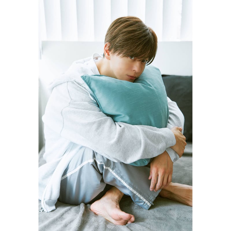 高橋直気1st photobook〜解放〜（通常ver） | PHOTOBOOK BASE
