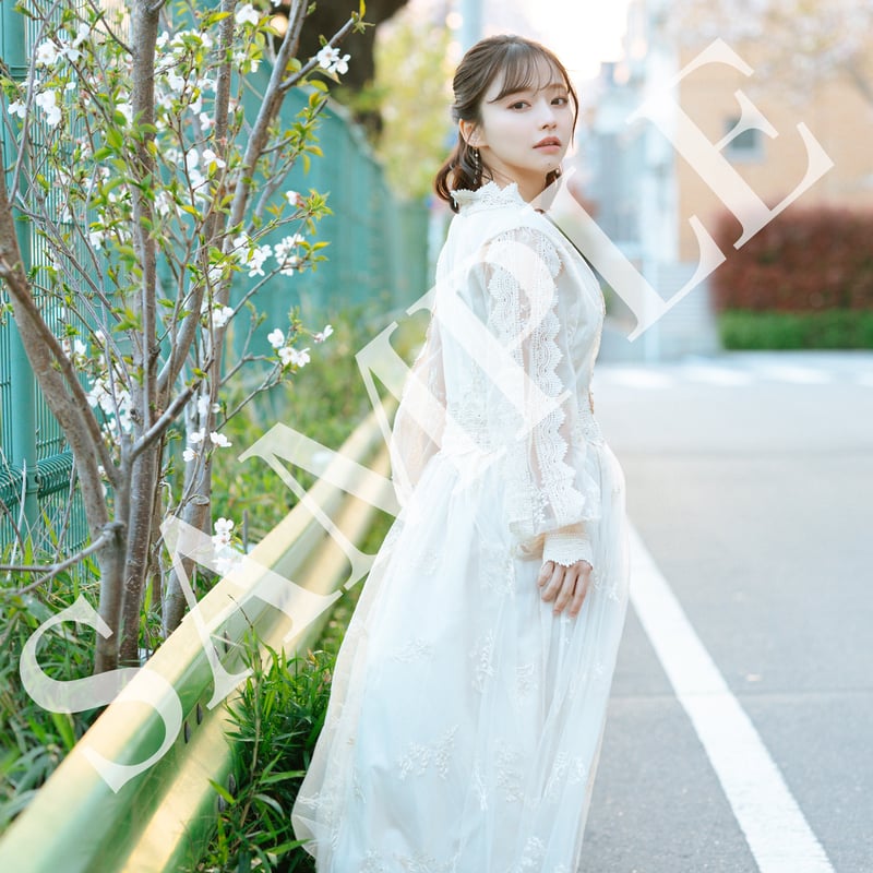 上田操　写真展　サイン入り　額装516×729(B2)済み　限定品 サイン本 上田操 『#上田操のいる生活』 - メルカリ