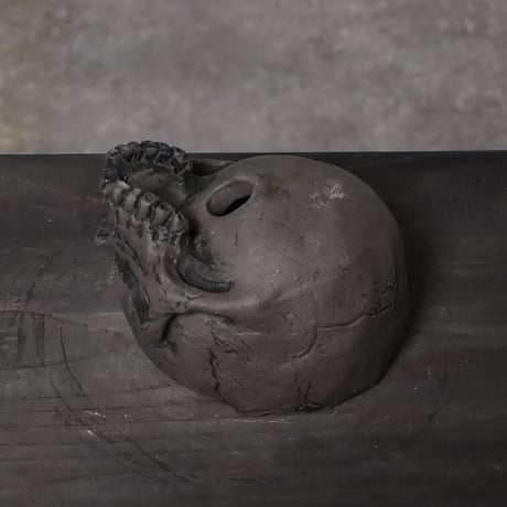 Matasuke Tatsumi（TEATOYA'S GALLERY）【Skull pot Black】type A