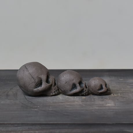 Matasuke Tatsumi（TEATOYA'S GALLERY）【Skull pebble set Black】type B