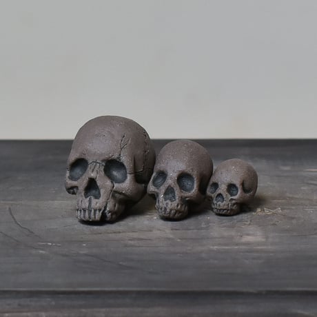 Matasuke Tatsumi（TEATOYA'S GALLERY）【Skull pebble set Black】type B