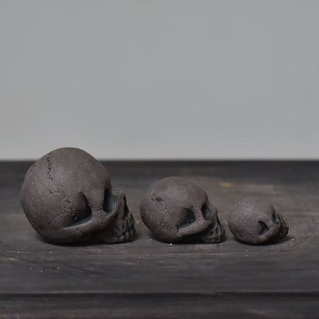 Matasuke Tatsumi（TEATOYA'S GALLERY）【Skull pebble set Black】type A
