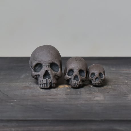 Matasuke Tatsumi（TEATOYA'S GALLERY）【Skull pebble set Black】type D