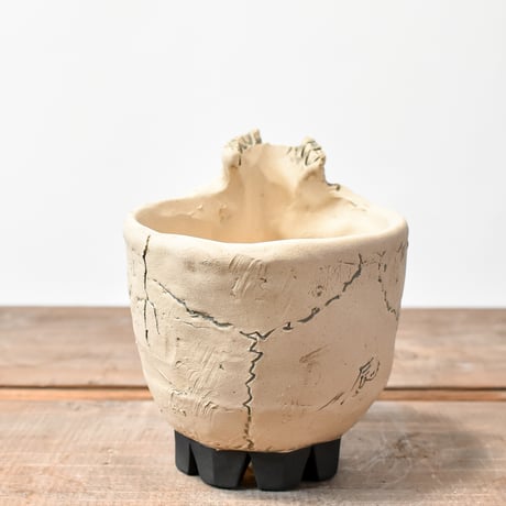 Matasuke Tatsumi（TEATOYA'S GALLERY）【Skull supine pot White 】C