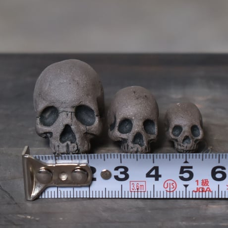 Matasuke Tatsumi（TEATOYA'S GALLERY）【Skull pebble set Black】type D